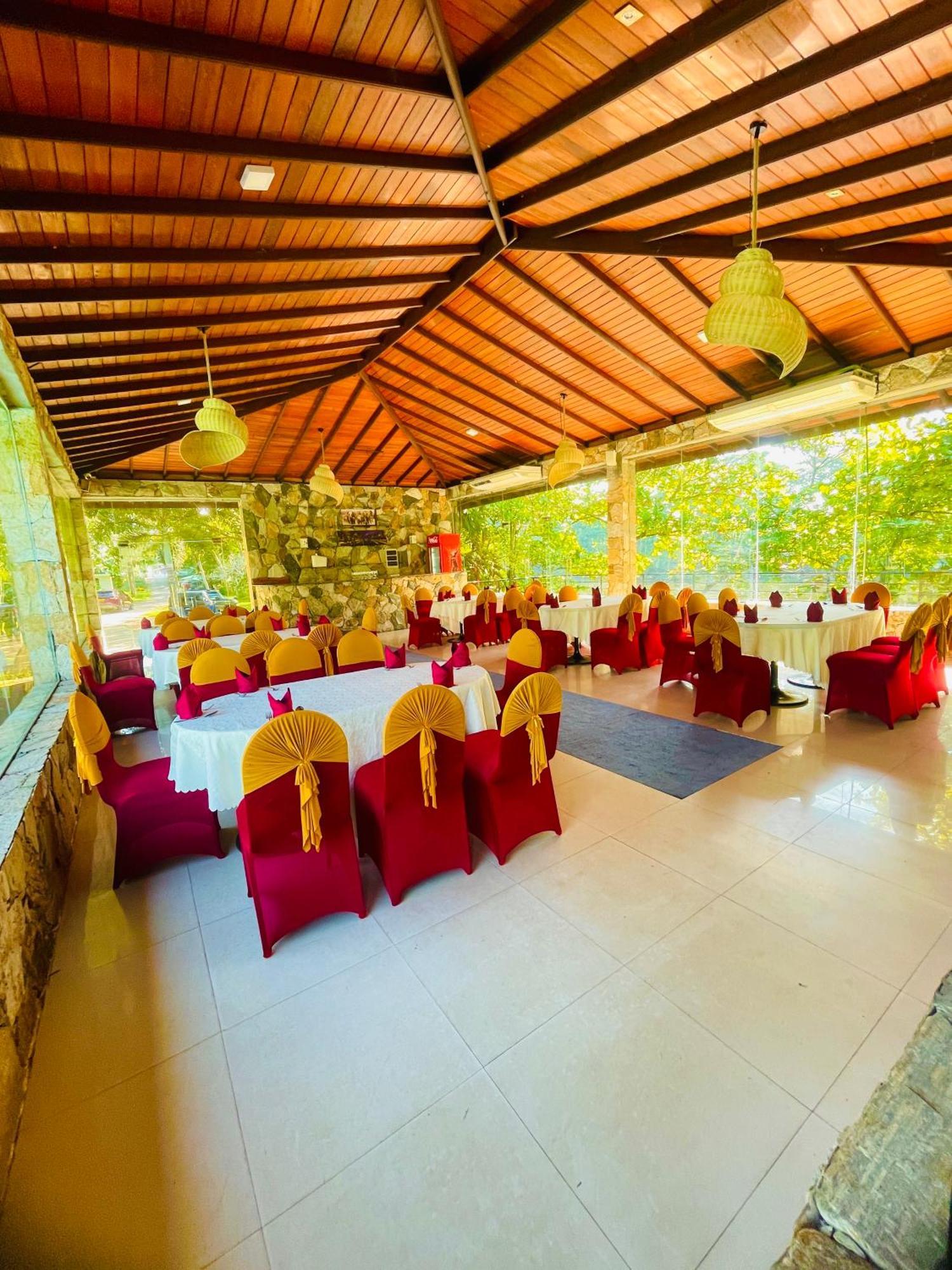 River View Banquet & Resort Wadduwa Exterior photo