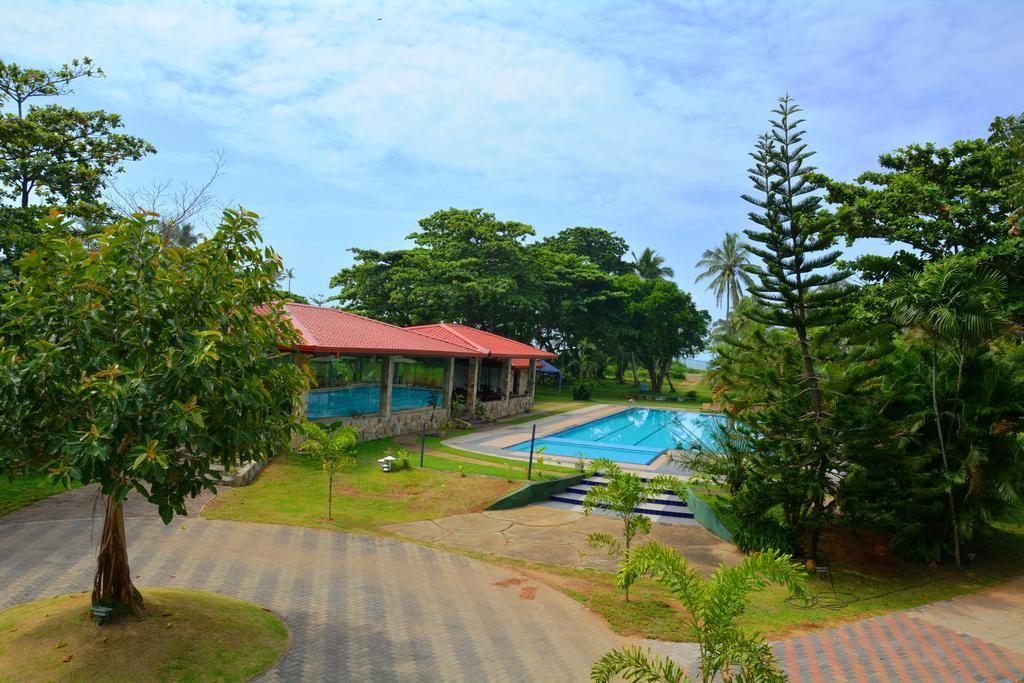 River View Banquet & Resort Wadduwa Exterior photo